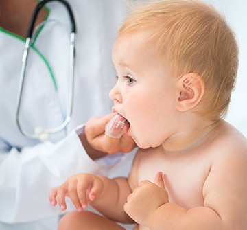 Baby during fluoride treatment